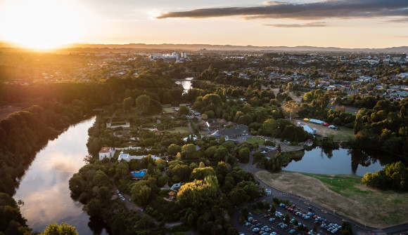 Hamilton Gardens and the CBD at dusk